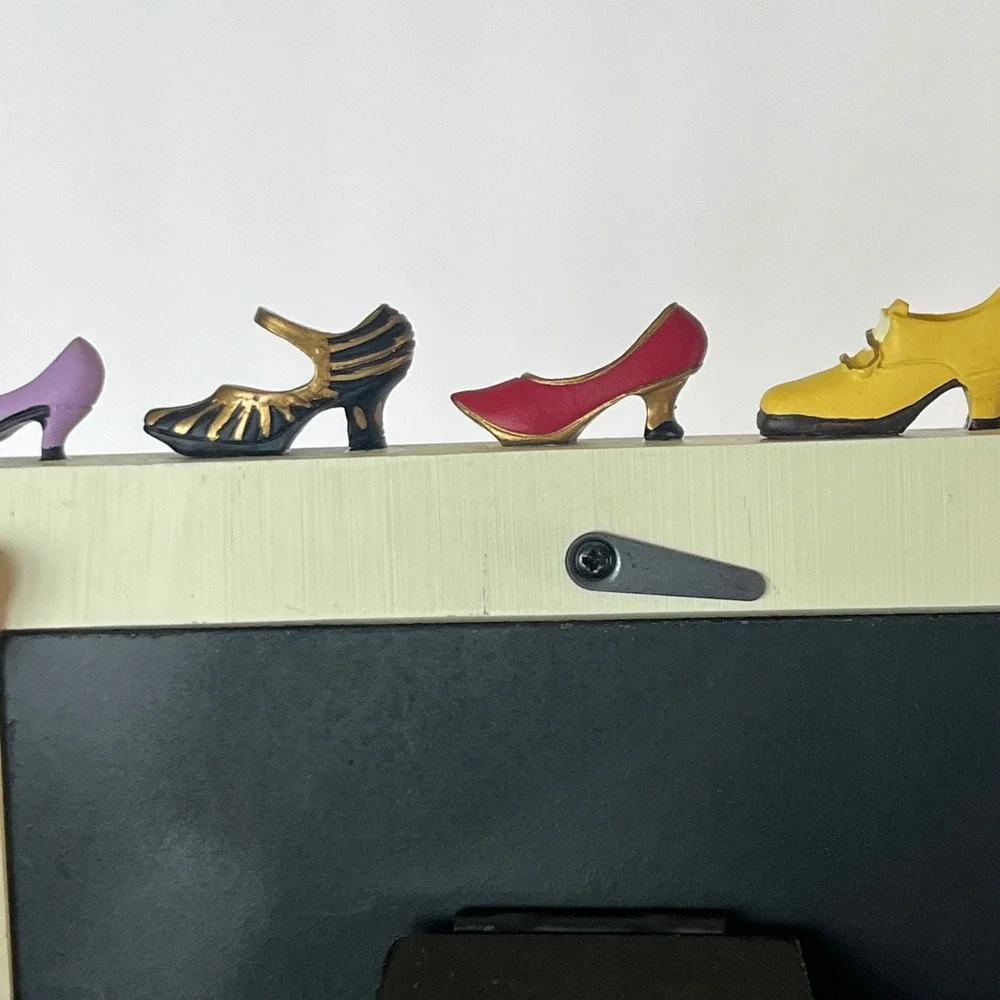 Milano Series Vintage 2002 High Heel Shoe‎ Picture Frame 3.5x5 Cream Tabletop